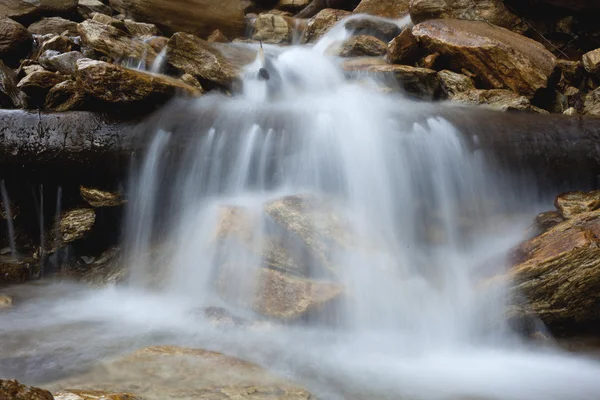 Small waterfalls in the himalayan valley - Nepal, Himalayas — Stock Photo, Image