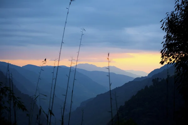 Le majestueux Himalaya au coucher du soleil, Népal — Photo
