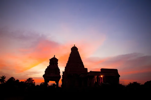 Sunset and rihadeeswarar Temple in Thanjavur, Tamil Nadu, India. One of the world heritage sites. — Stock Photo, Image