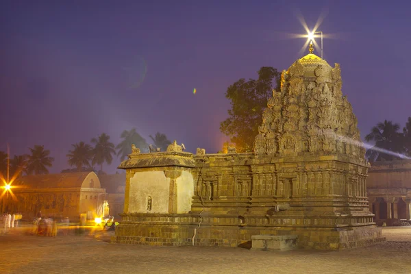 Thanjavur Brihadeeswarar Temple à noite. Um dos sítios do património mundial . — Fotografia de Stock