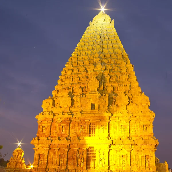 Thanjavur Brihadeeswarar Temple at night. One of the world heritage sites. — Stock Photo, Image