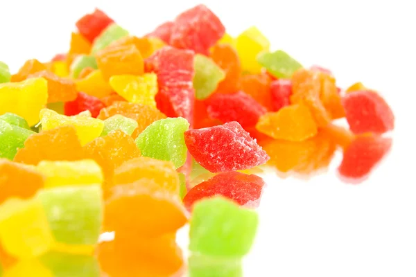 Fruit candy multi-gekleurde op het reflecterende oppervlak — Stockfoto