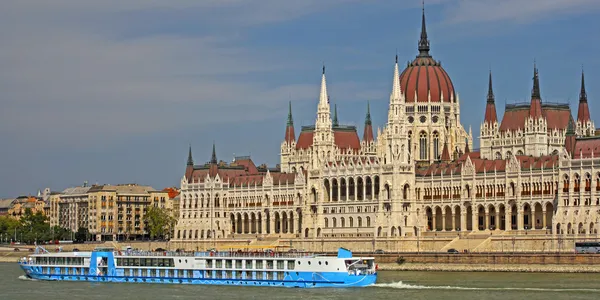 Βουδαπέστη, το κτίριο του Κοινοβουλίου (Ουγγαρία) — Φωτογραφία Αρχείου