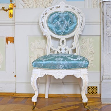 Mavi antik sandalye Sarayı