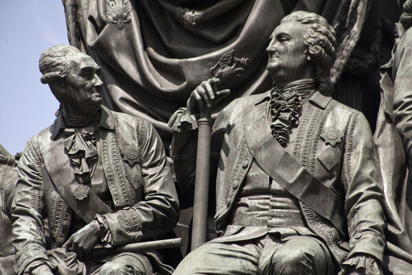 Скульптурная группа. Известен в России. Элементы
