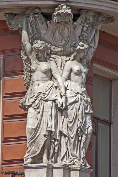 Starobylé budovy je v Petrohradu — Stock fotografie