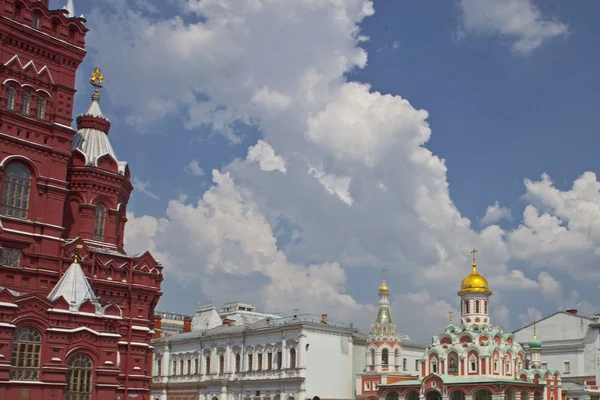 De kazan kathedraal op het Rode plein in Moskou, Rusland — Stockfoto