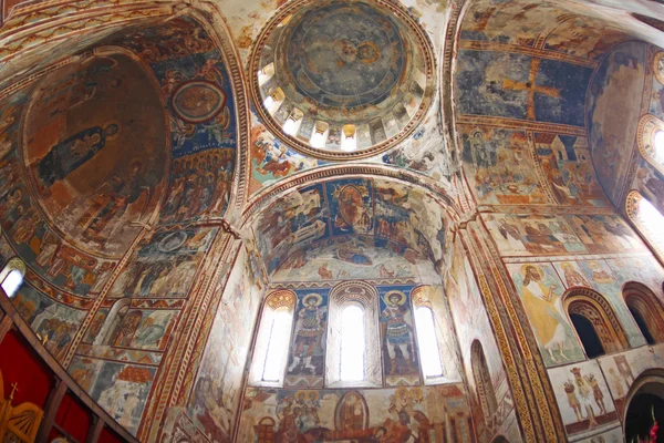 À l'intérieur du monastère orthodoxe géorgien Gelati — Photo