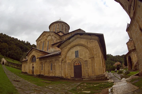 Kutaisi-Gürcistan yakınlarındaki eski ortodoks manastırı Gelati. — Stok fotoğraf