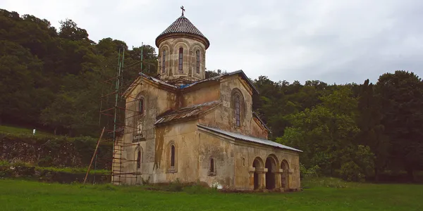 Kutaisi-Gürcistan yakınlarındaki eski ortodoks manastırı Gelati. — Stok fotoğraf