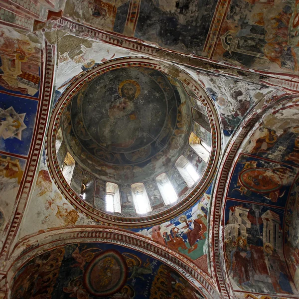 Dentro del monasterio georgiano ortodoxo Gelati — Foto de Stock