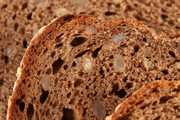 Чёрный цельнозерновой хлеб — стоковое фото