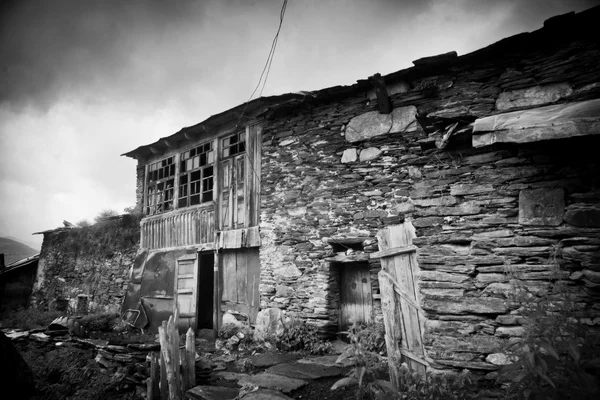 Small mountain village Ushguli in Caucasus mountains. Georgia — Stock Photo, Image