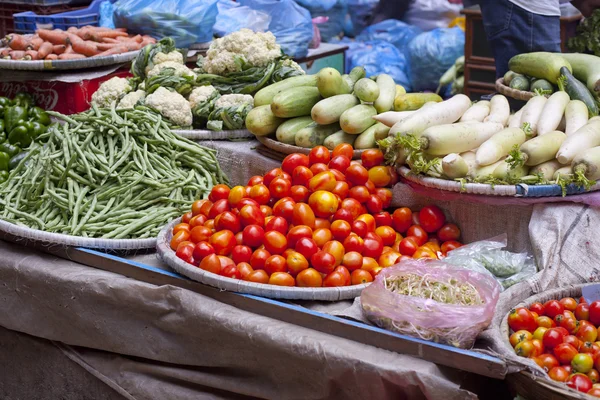 Fresh and organic vegetables — Stock Photo, Image