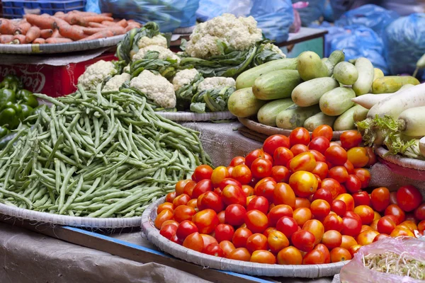Fresh and organic vegetables — Stock Photo, Image