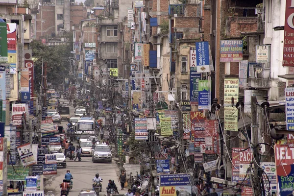 Traffic jam en luchtverontreiniging in centrale Kathmandu — Stockfoto