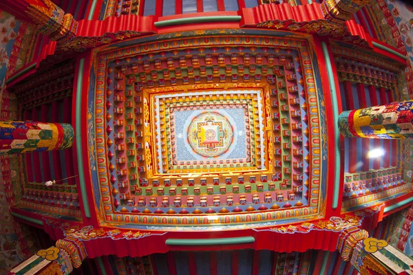 Inside of the buddhistic temple — Stock Photo, Image