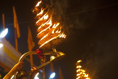 Ganga aarti ayin (yangın puja)