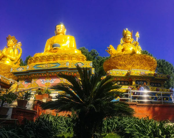 Kathmandu Nepal Settembre 2018 Grandi Statue Dorate Avalokiteshvara Buddha Shakyamuni — Foto Stock