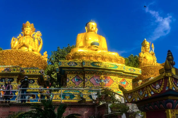 Катхманду Непал Сентября 2018 Года Большие Золотые Статуи Авалокитешвары Будды — стоковое фото
