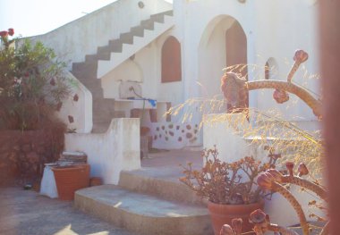 Yunanistan 'ın Santorini Adası' ndaki ünlü beyaz şehrin güzel caddeleri