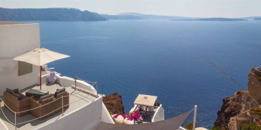 Yunanistan 'ın Santorini Adası' ndaki ünlü romantik beyaz kasabanın güzel manzarası