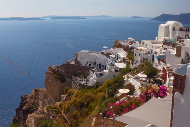 Yunanistan 'ın Santorini Adası' ndaki ünlü romantik beyaz kasabanın güzel manzarası