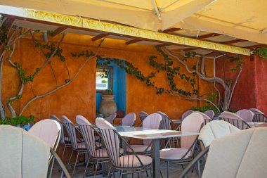 Yunanistan 'ın Santorini Adası' ndaki ünlü beyaz şehrin güzel caddeleri