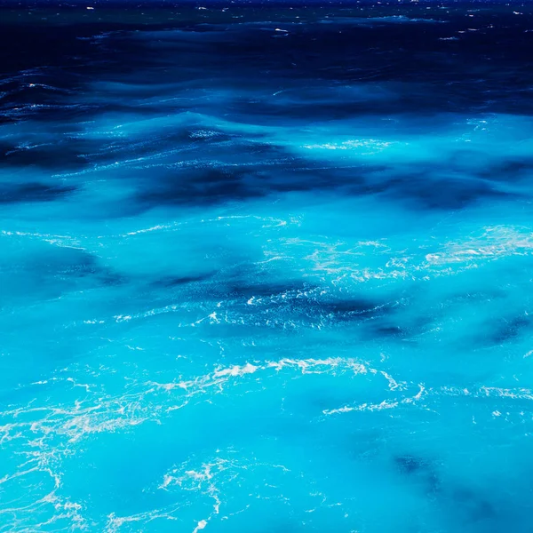 지중해의 파도와 놀라운 — 스톡 사진