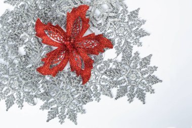 Gümüş kar taneli kırmızı Noel çiçeği süsleme oyuncağı