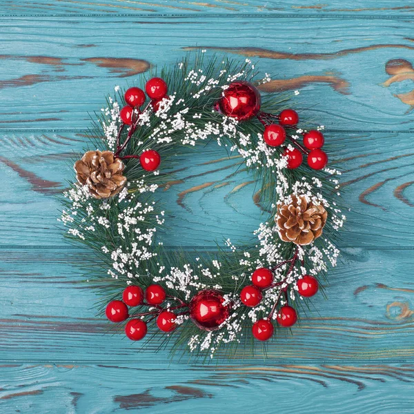 Christmas Wreath Turquoise Wooden Background — Stockfoto
