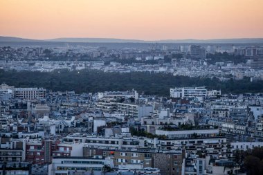 Günbatımında Eyfel Kulesi 'nden Paris, Fransa