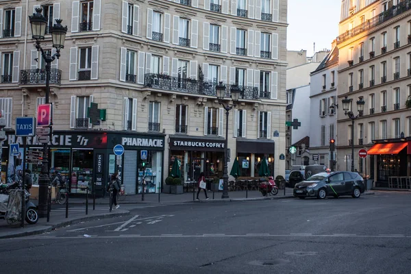 Paryż Października 2016 Starbucks Zewnątrz Kawiarnia Dzielnicy Montmartre Paryż Francja — Zdjęcie stockowe