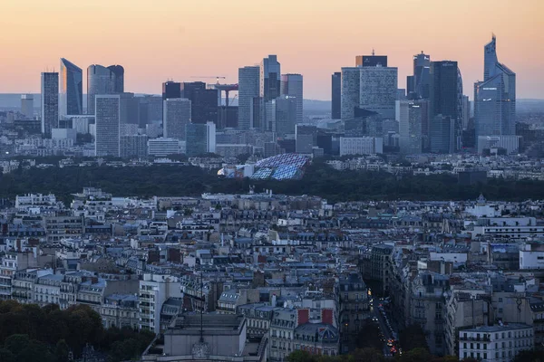 フランス 2016 フランス デファンス ビジネス地区の空撮 サンセットの時間に — ストック写真