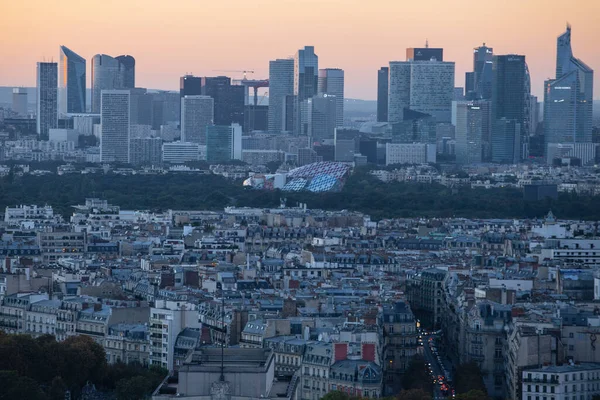 フランス 2016 フランス デファンス ビジネス地区の空撮 サンセットの時間に — ストック写真