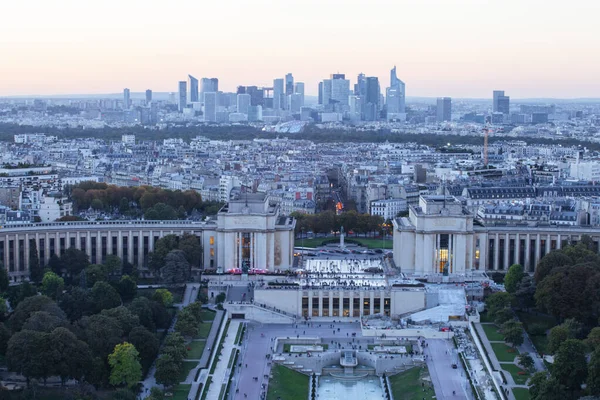 フランス 2016 フランス デファンス ビジネス地区の空撮 サンセットの時間に — ストック写真