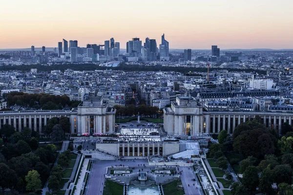 フランス 2016 フランス デファンス ビジネス地区の空撮 サンセットの時間に — ストック写真