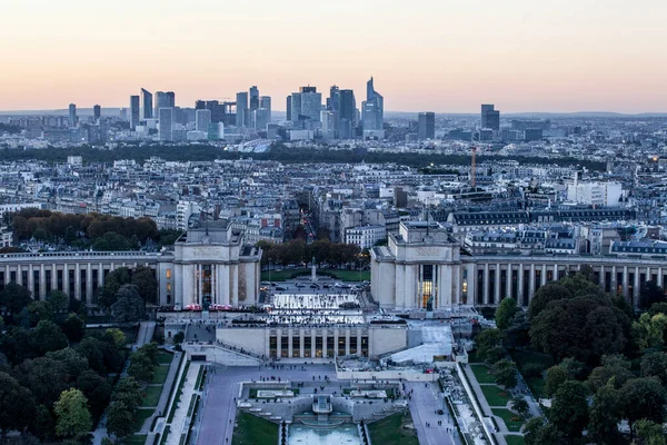 フランス 2016 フランス デファンス ビジネス地区の空撮 サンセットの時間に — ストック写真