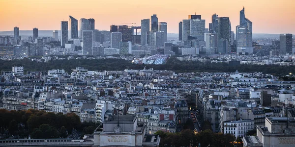 フランス 2016 フランス デファンス ビジネス地区の空撮 サンセットの時間に — ストック写真