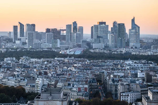 フランス 2016 フランス デファンス ビジネス地区の空撮 サンセットの時間に — ストック写真