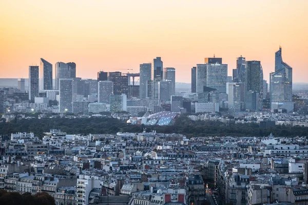 フランス 2016 フランス デファンス ビジネス地区の空撮 サンセットの時間に — ストック写真