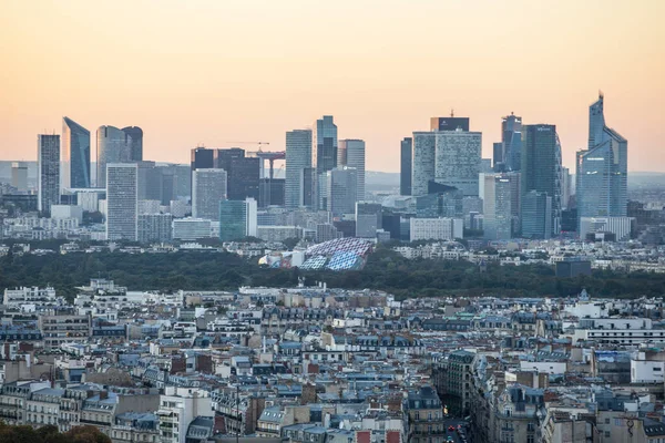 フランス 2016 フランス デファンス ビジネス地区の空撮 サンセットの時間に — ストック写真