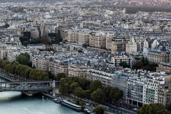 フランス 2016 日没時にセーヌ川とパリの空中写真 フランス ヨーロッパ芸術 ファッション商業金融の主要な中心の つの首都 — ストック写真