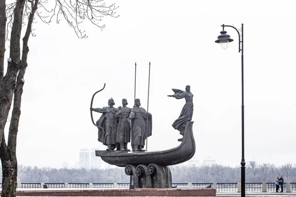 Памятник Основателям Киева Берегу Днепра Украина — стоковое фото