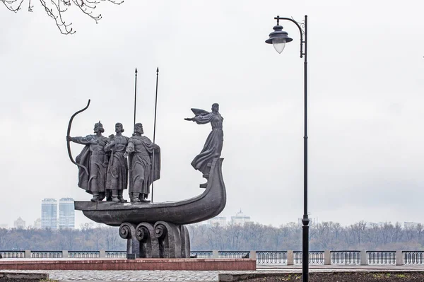 Памятник Основателям Киева Берегу Днепра Украина — стоковое фото