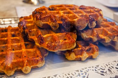 Brüksel kafe pazarında Belçika waffle 'ları
