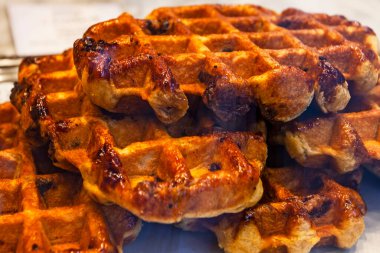 Brüksel kafe pazarında Belçika waffle 'ları