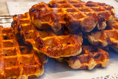 Brüksel kafe pazarında Belçika waffle 'ları