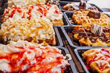 Brüksel kafe pazarında Belçika waffle 'ları