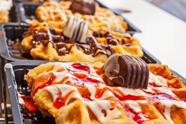 Brüksel kafe pazarında Belçika waffle 'ları